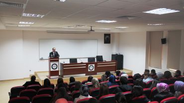 Üniversitemiz Rektörü Öğrencilerimiz İle Söyleşi Yaptı